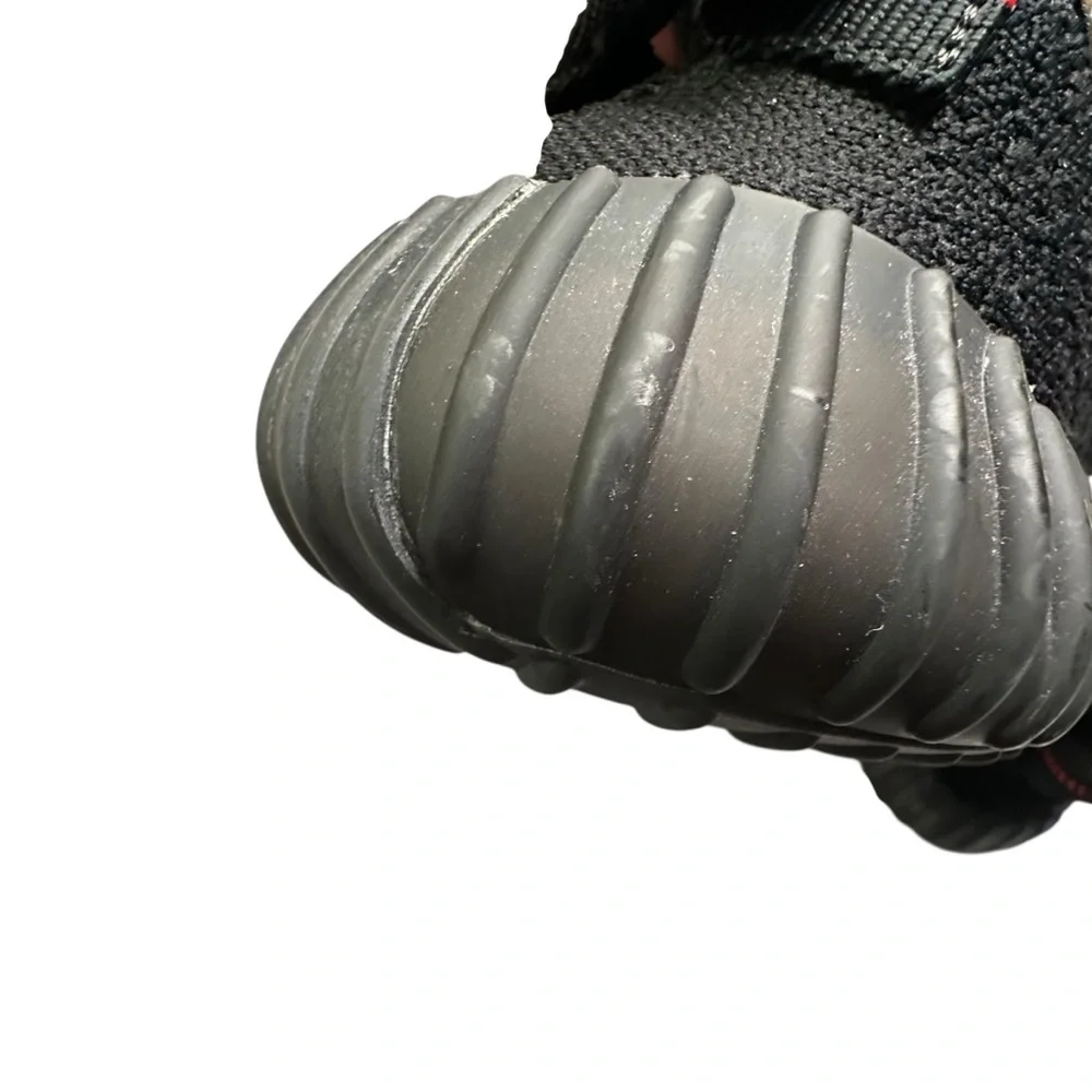 Yeezy Boost 350 V2 Black and Red Size 8 - Picture 9 of 13